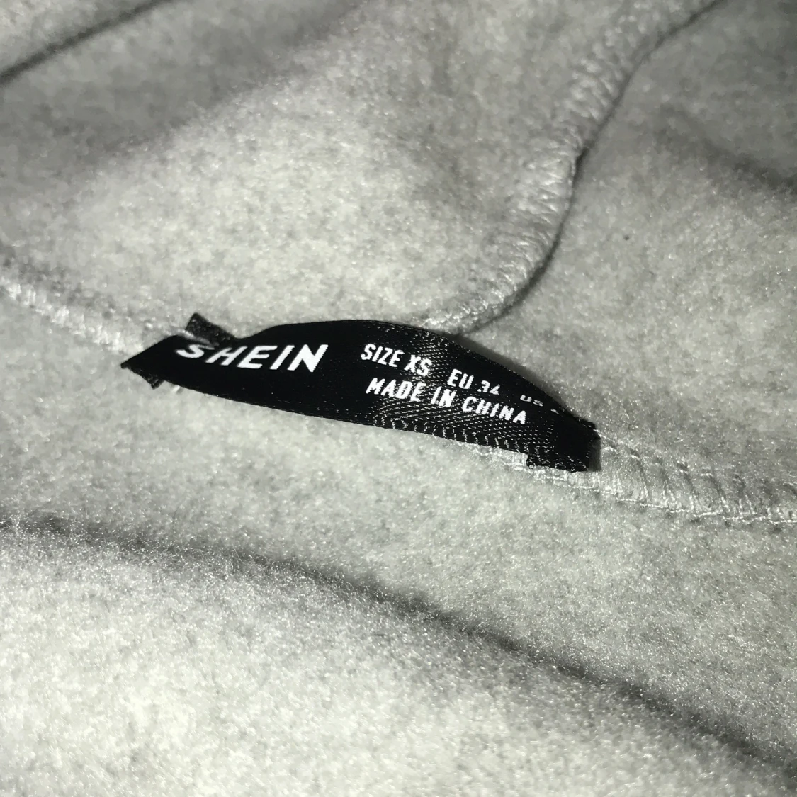 Grå zip hoodie  - 90