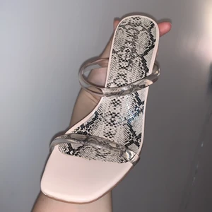 Klackar  - Condition 10/10. Frakt tillkommer:) priset kan diskuteras! 