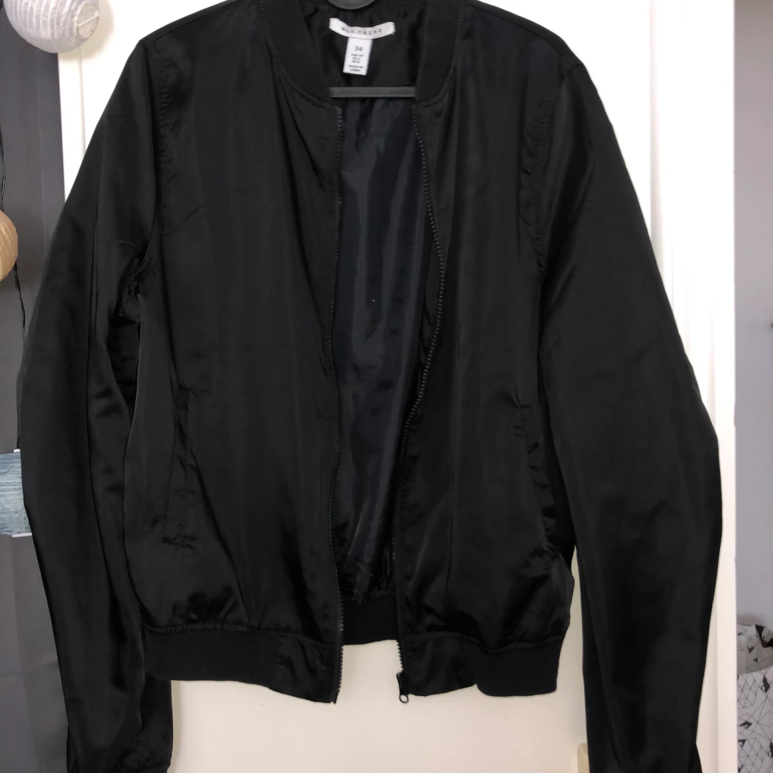 Svart tunn jacka - 90