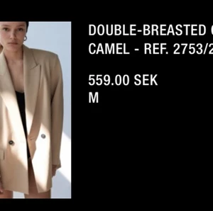 Dubbelknäppt oversized kavaj - Oversized kavaj som passar till både sommar och vår, helt ny! Säljer den för den är inte i min storlek o glömde returnera:( 