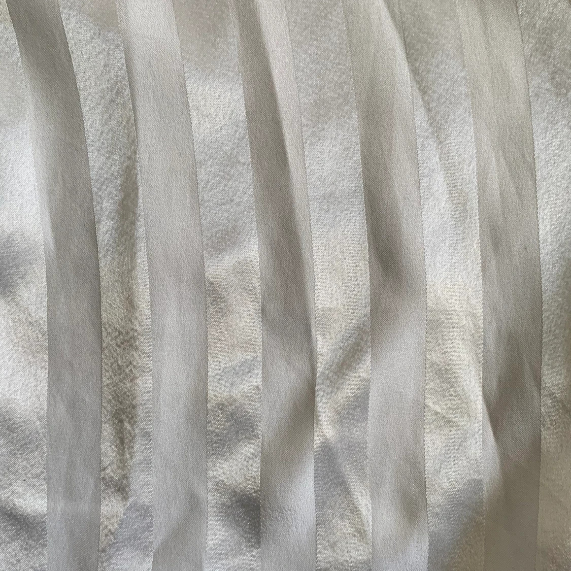 Vit skjorta i storlek M/L - 90