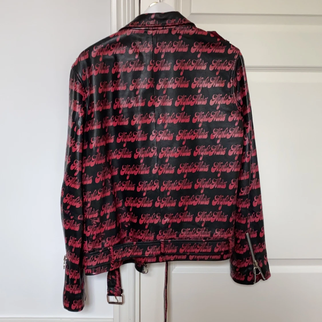 Läderjacka med tryck - 90