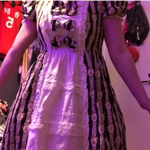 Lolita klänningar sänkt pris  - Båda annonserna finns uppe på min profil. Sänker priset till 300:- each. Vill bli av med dem. Pruta om ni vill, inte under 200 :)