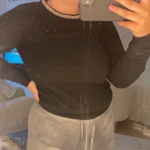 Tröja från WAREHOUSE - Snygg tröja ifrån WAREHOUSE. Stl: 38