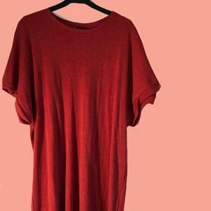 Mjukisklänning från Zara - Mjukisklänning från Zara, knappt använd. Köparen står för frakt 