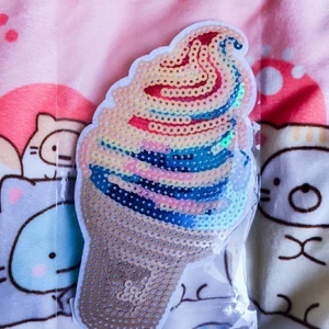 Ice cream patch - Oanvänd glittrig glass patch köpt på kawaii shop. Köparen står för frakt (12kr)♡