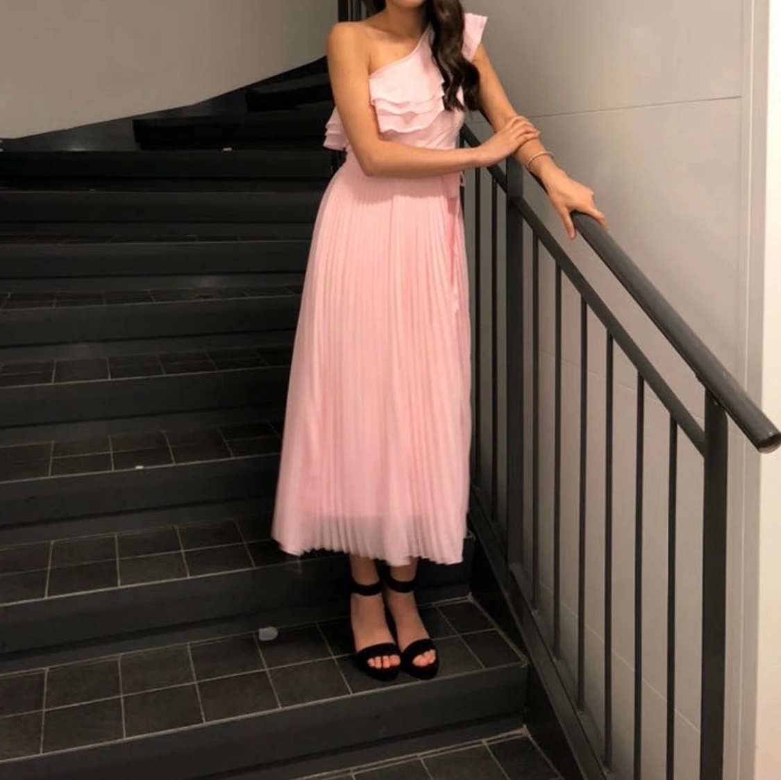 Söt rosa klänning från bubbleroom 