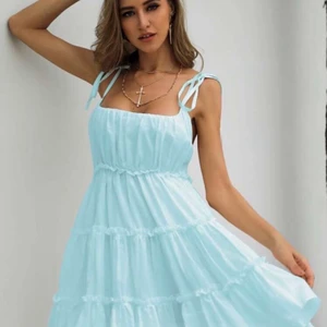 Blå klänning - Superfin blå sommarklänning. Använd fåtal gånger💕