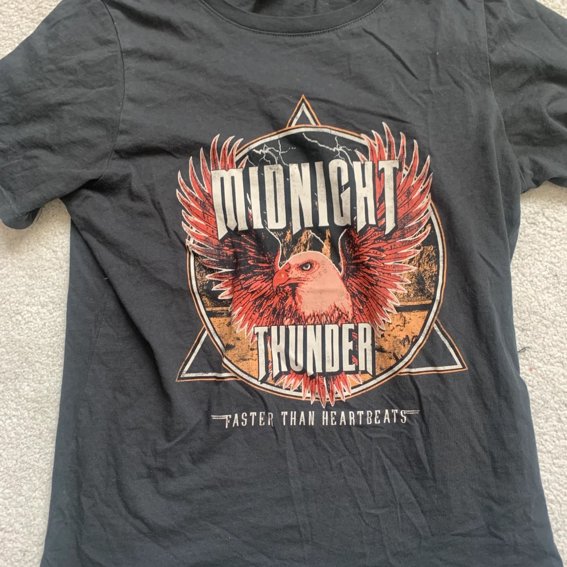 Skitcool tshirt från ginatricot! - 90