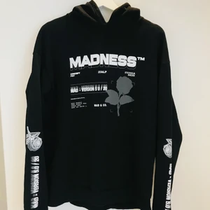 Madness hoodie - Hoodie från Madlady. Knappt använd, nypris 600kr