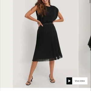 Volang kjol/ veckad kjol - Skriv för mer info och bilder