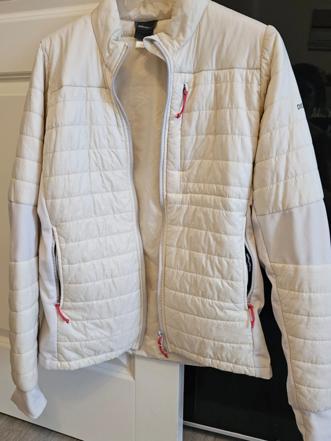 Vit quiltad jacka från Didriksons