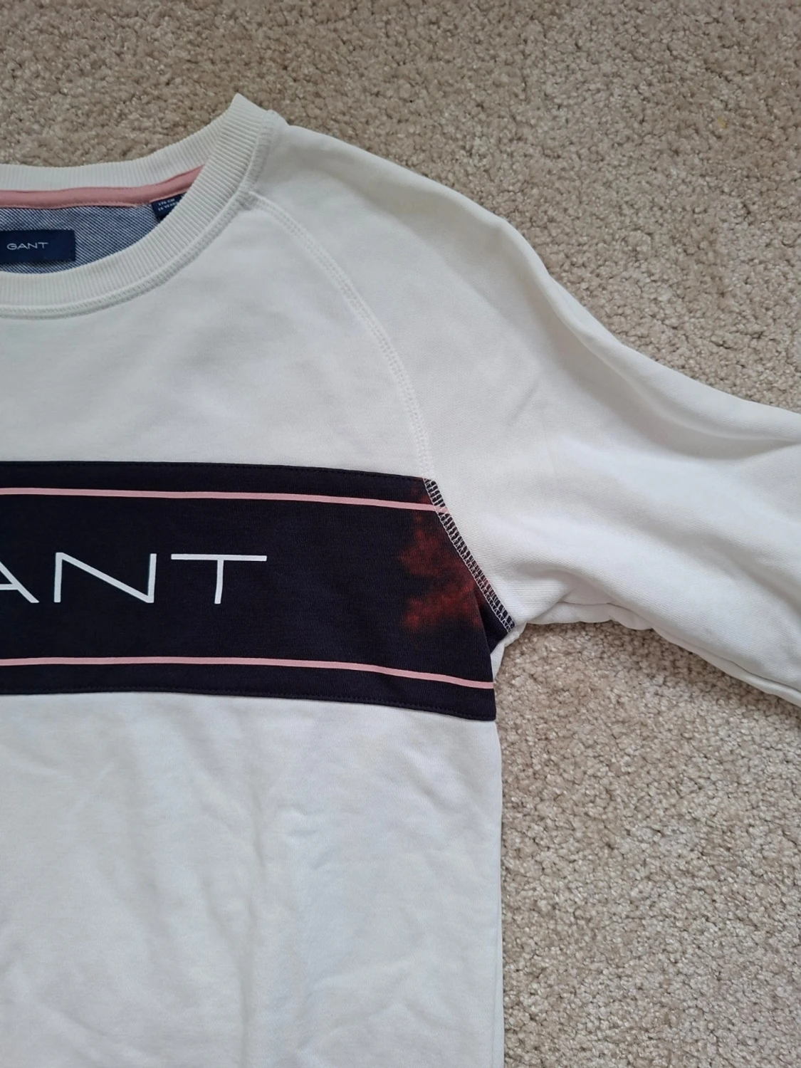 Vit sweatshirt från Gant med logga