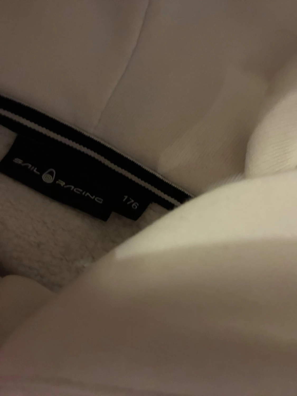 Vit hoodie från Sail Racing - 2