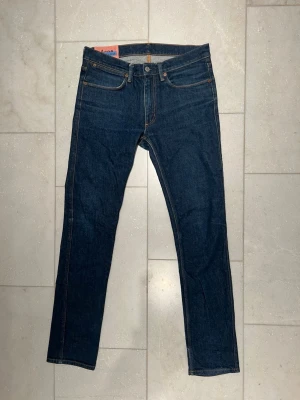 ACNE STUDIOS Jeans - ACNE STUDIOS BLÅ KONST - STORLEK 32/32 - SLIM FIT - MYCKET BRA SKICK - SNYGGT SLITAGE - KAN FÖRHANDLA (3)