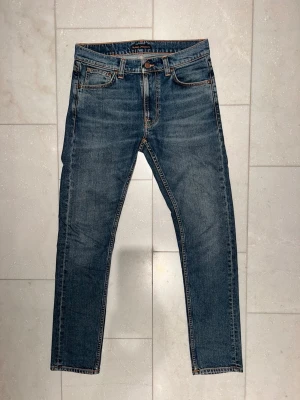 NUDIE JEANS - NUDIE JEANS - LEAN DEAN - STORLEK 29/32 - MYCKET BRA SKICK -ANVÄNDA FÅTAL GÅNGER - KAN FÖRHANDLA