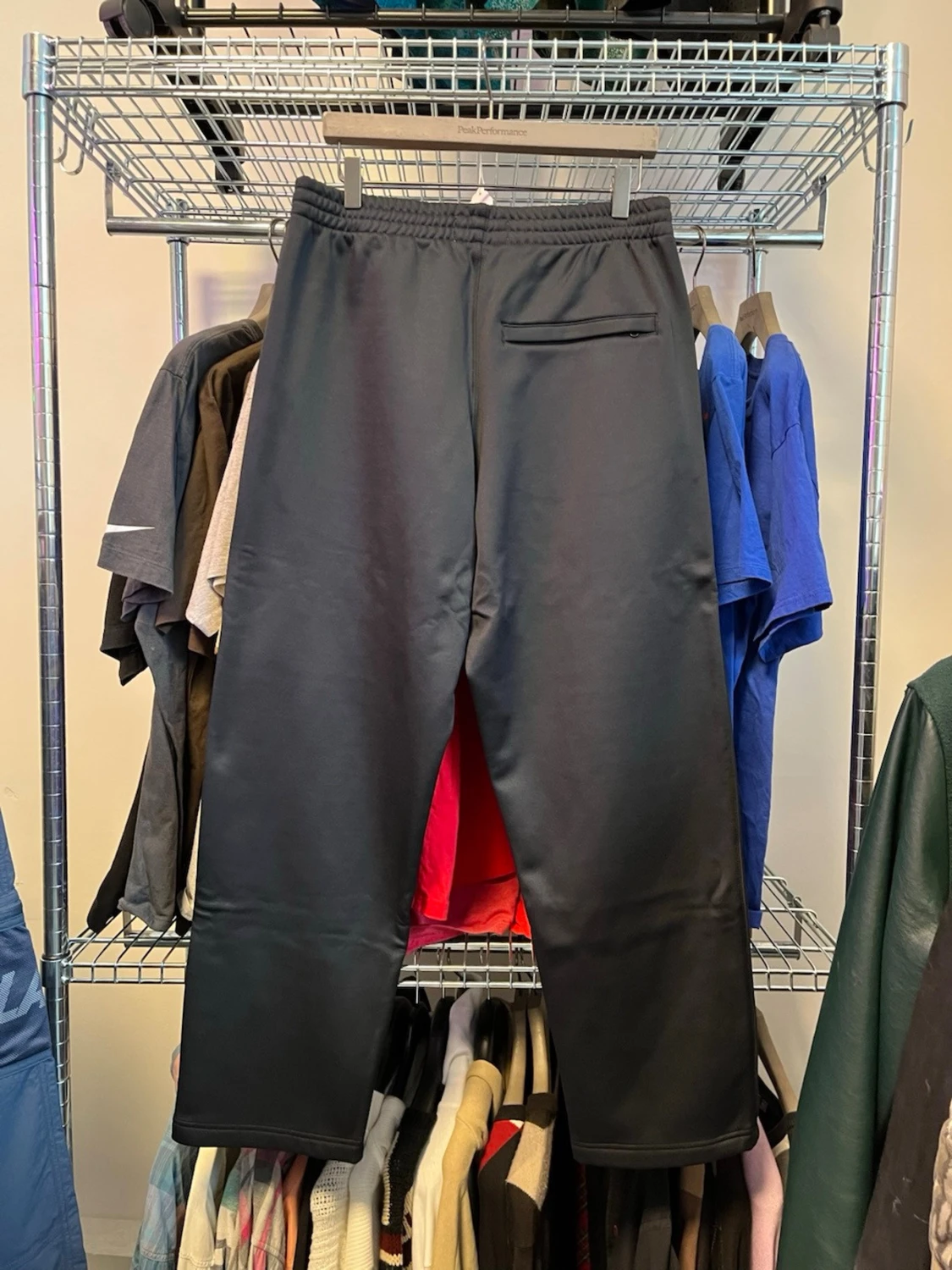 Svarta mjukisbyxor från Palace - 2