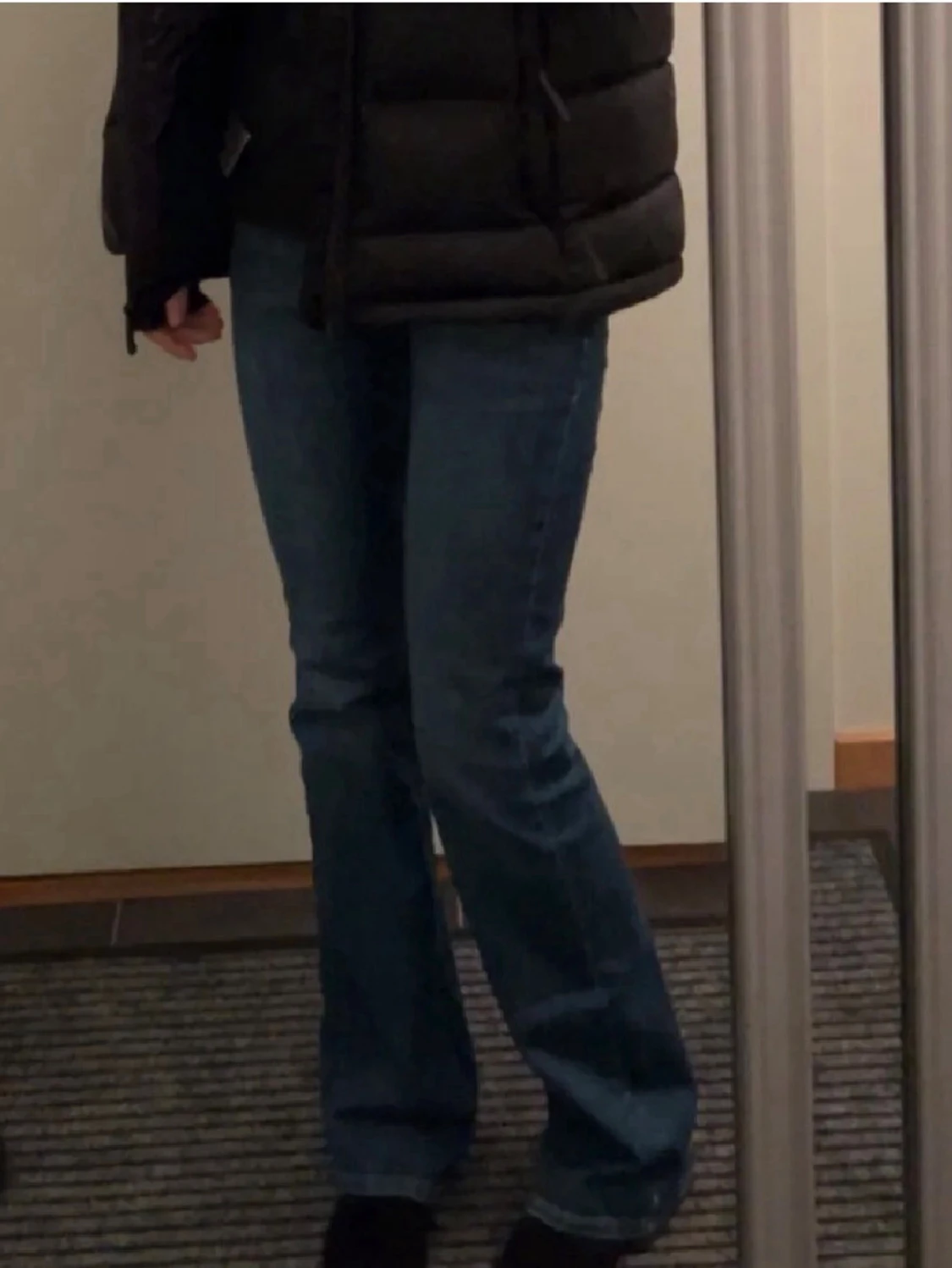 Blå bootcut jeans  - 1