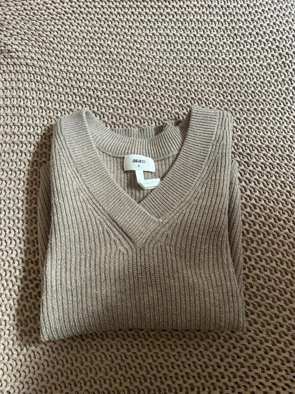 Beige ribbstickad väst från Object - 1
