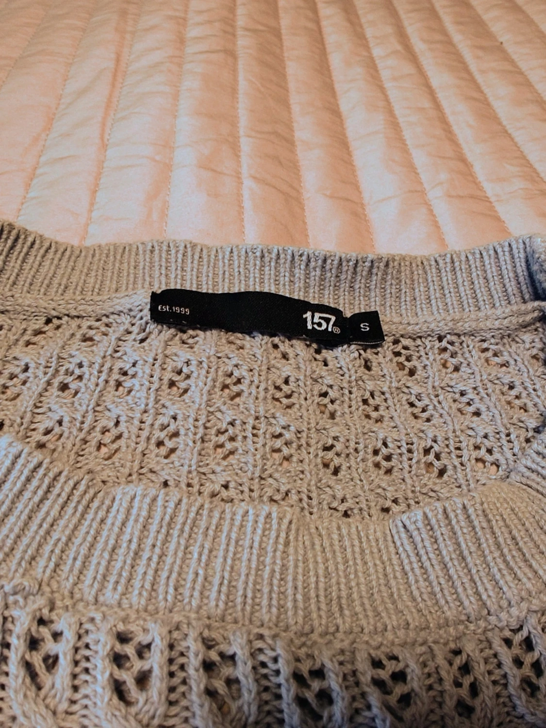 Beige virkad tröja från 157 - 1