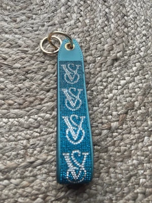Snygg nyckelring från Victoria's Secret🩵 - Snygg turkos nyckelring från Victoria's Secret. Helt ny!