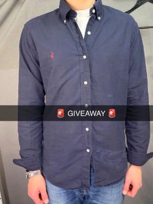 Ralph lauren skjorta - Tjena! 👋🏾 Nu ger jag bort denna sjukt feta ralph lauren skjortan för att fira att sommaren är runt hörnet! Den är size M passar även S. Modellen är 180. FÖR ATT DELTA: steg1: följ oss! Steg 2: likea. Steg3: följ .trendstoree på tiktok(om du köper en skjorta från min profil så får du 2x chans att vinna denna skjorta!) avslutas om 7 dagar. Jag önskar er alla stort lycka till!🤩