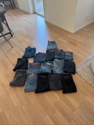 Tiger of Sweden jeans bulk  - Hej säljer 7 svin snygga par tiger of Sweden jeans. Desto fler ni köper så blir det billigare. Hör av er vid några frågor. Alla jeans finns i min profil så det är bara att ta en en kik i min profil😉. 699 för alla