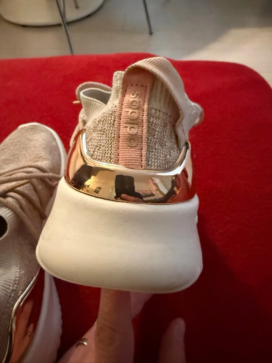 Beige sneakers från Adidas med guld - 3