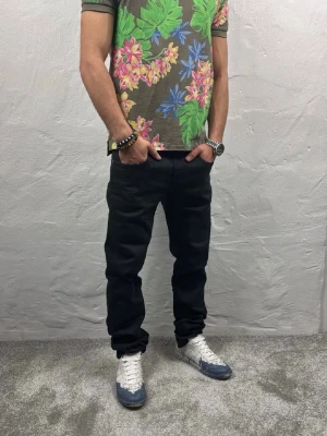 Replay jeans  - Ett par riktigt snygga jeans från Replay i storlek W30 L32 i modellen Anbbas hyperflex 