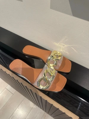 Zara sandaler  - Sandaler från Zara i storlek 39💗