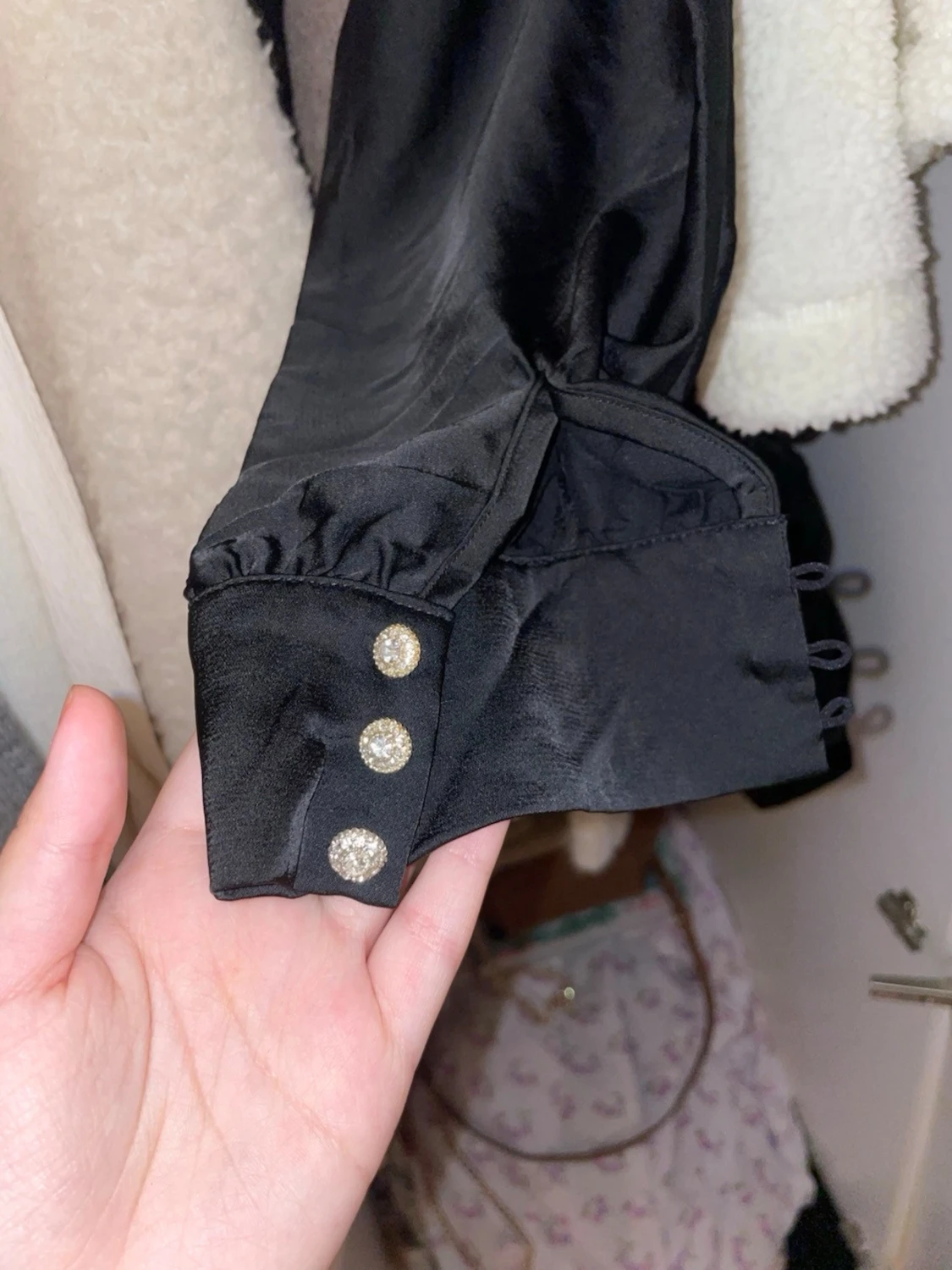 Svart ruched klänning med lång ärm - 2