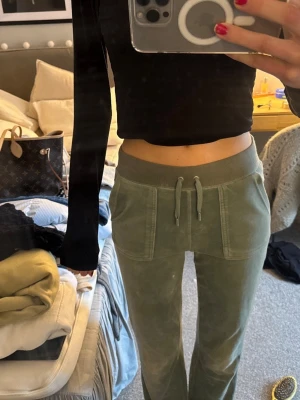Juciy byxor  - Gröna juicy byxor♥️ Använd fåtal gånger. 