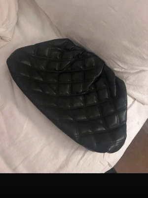 Stor clutch väska  - Super snygg fin clutch väska 