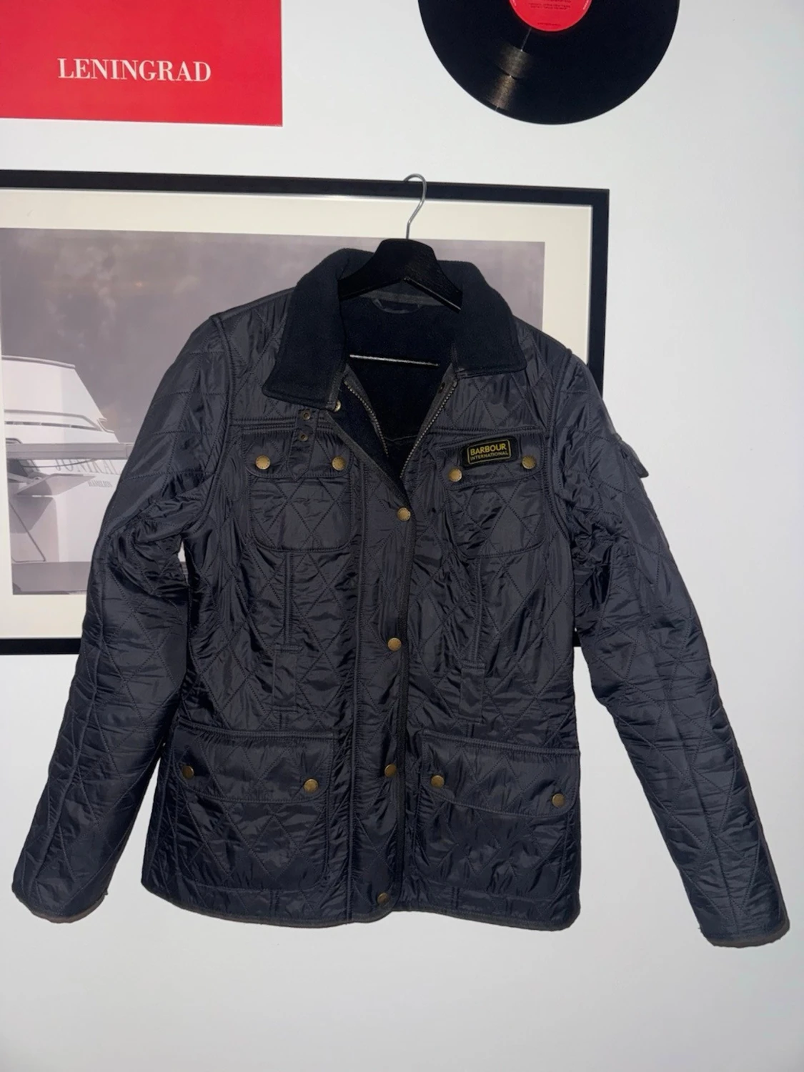 Svart quiltad rock från Barbour