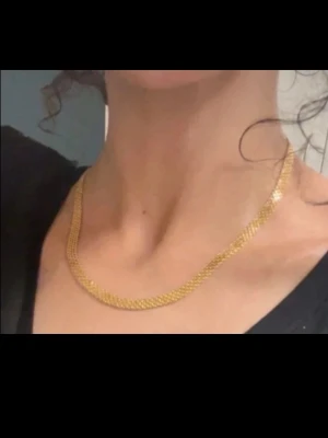 Retro designade halsband 18k guldplätering - Super fint xlänk i 18k guldplätering. Med stämplar från Italien. 45 cm långt. Vattentåligt. 