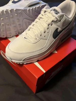 Air Max 90 pris kan diskuteras  - Säljer för billig