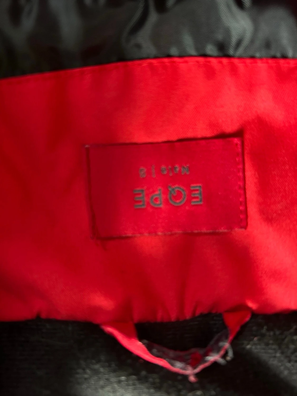 Röd vindjacka från Eqpe med huva - 2