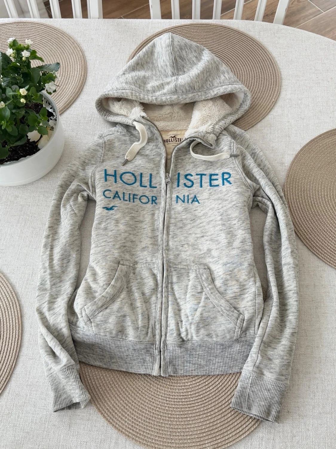 Hollister zip med foder  - 1
