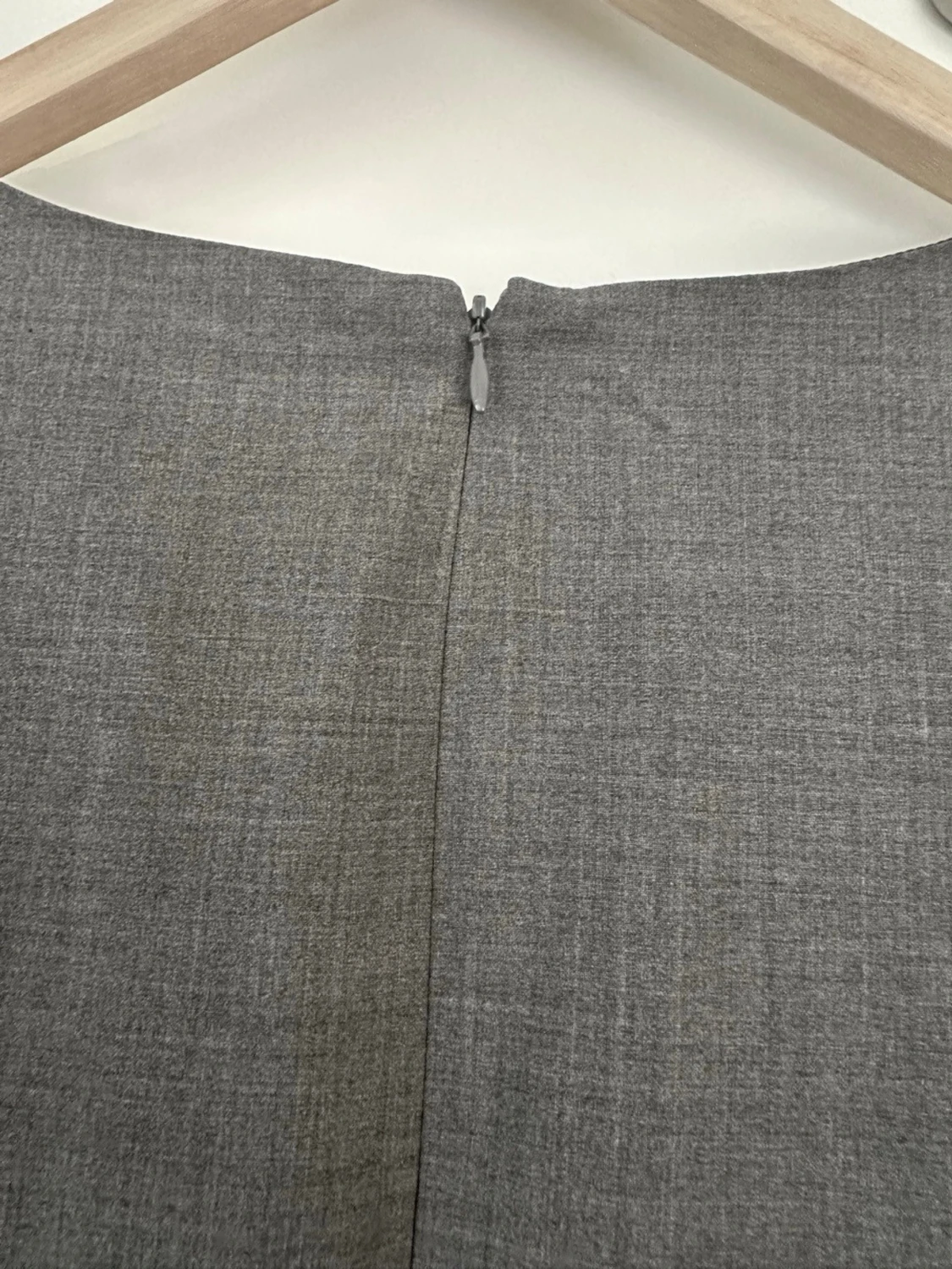 Banana Republic grå figursydd klänning, 95% ull, storlek L - 6