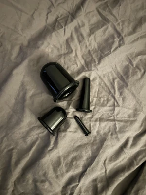 Acu Cups för kropp och ansikte - Set med fyra svarta silikonkoppar för att öka blodcirkulationen, lösa upp muskelspänningar och reducera celluliter och förbättra hudens hälsa. 