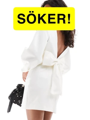 Vit kort klänning med stor rosett - Söker denna i storlek 34/36!! Skriv jättegärna om du skulle kunna tänkandet att sälja, kan betala mer än normalpris💖🥰