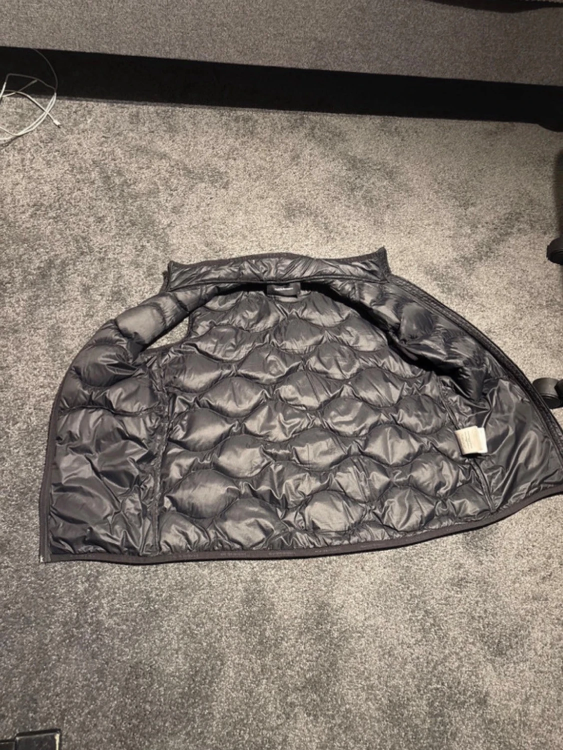 Svart dunväst från Peak Performance - 4