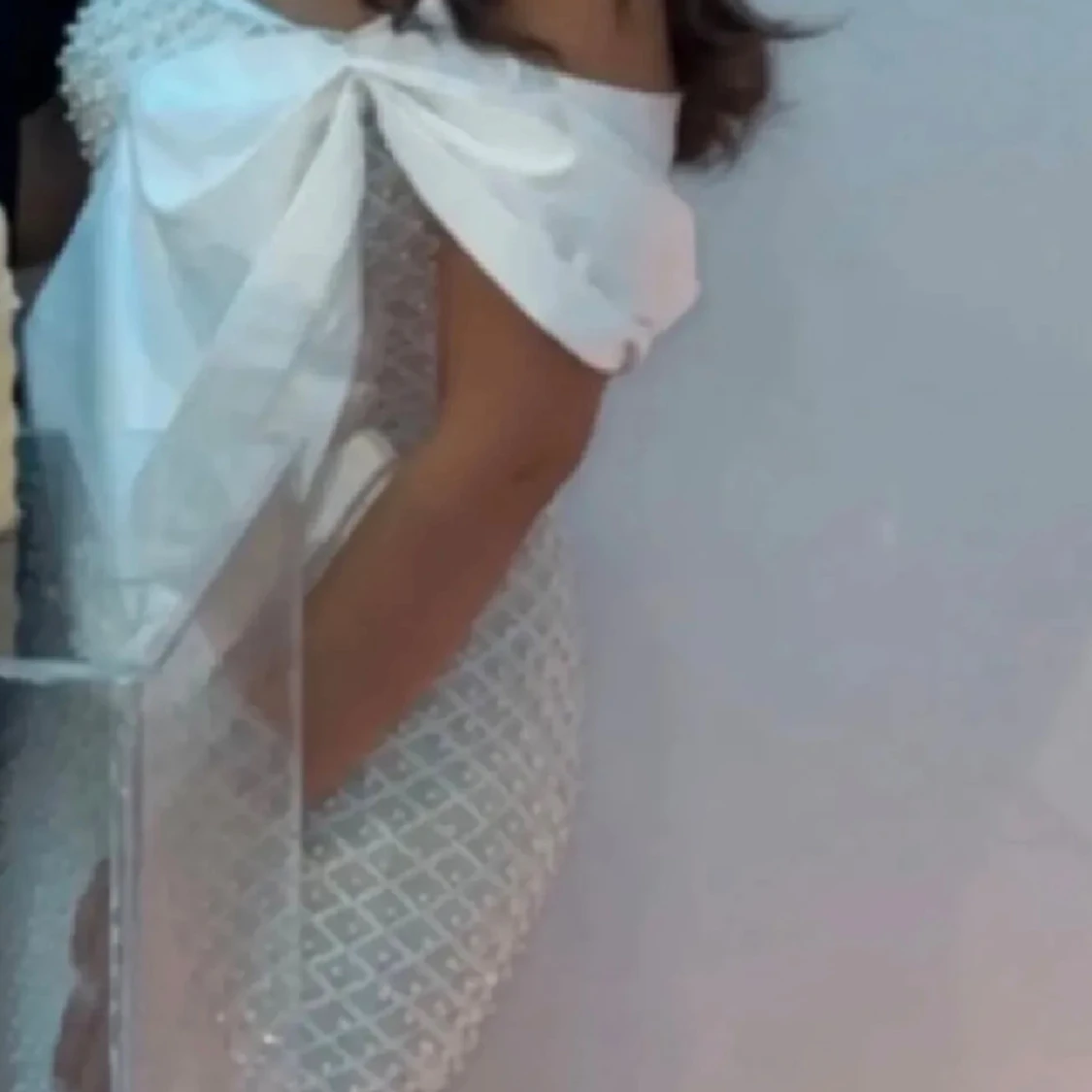 Vit långklänning med stor rosett - 2