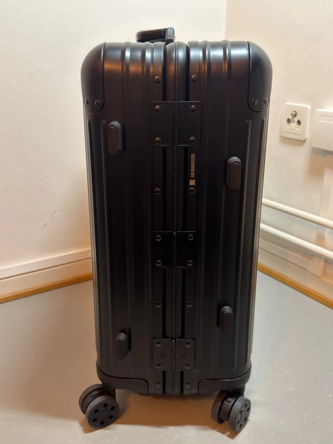 Rimowa cabin svart - helt ny  - 4