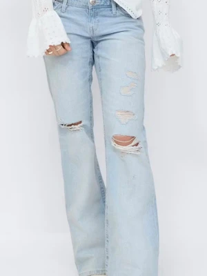 Loose jeans - Säljer dessa snygga low rise jeans från Gina Tricot med en loose passform! Storlek L Gina Young 14+. Nästan aldrig använda, Orginalpris 400kr 💞 skriv privat för mer info osv