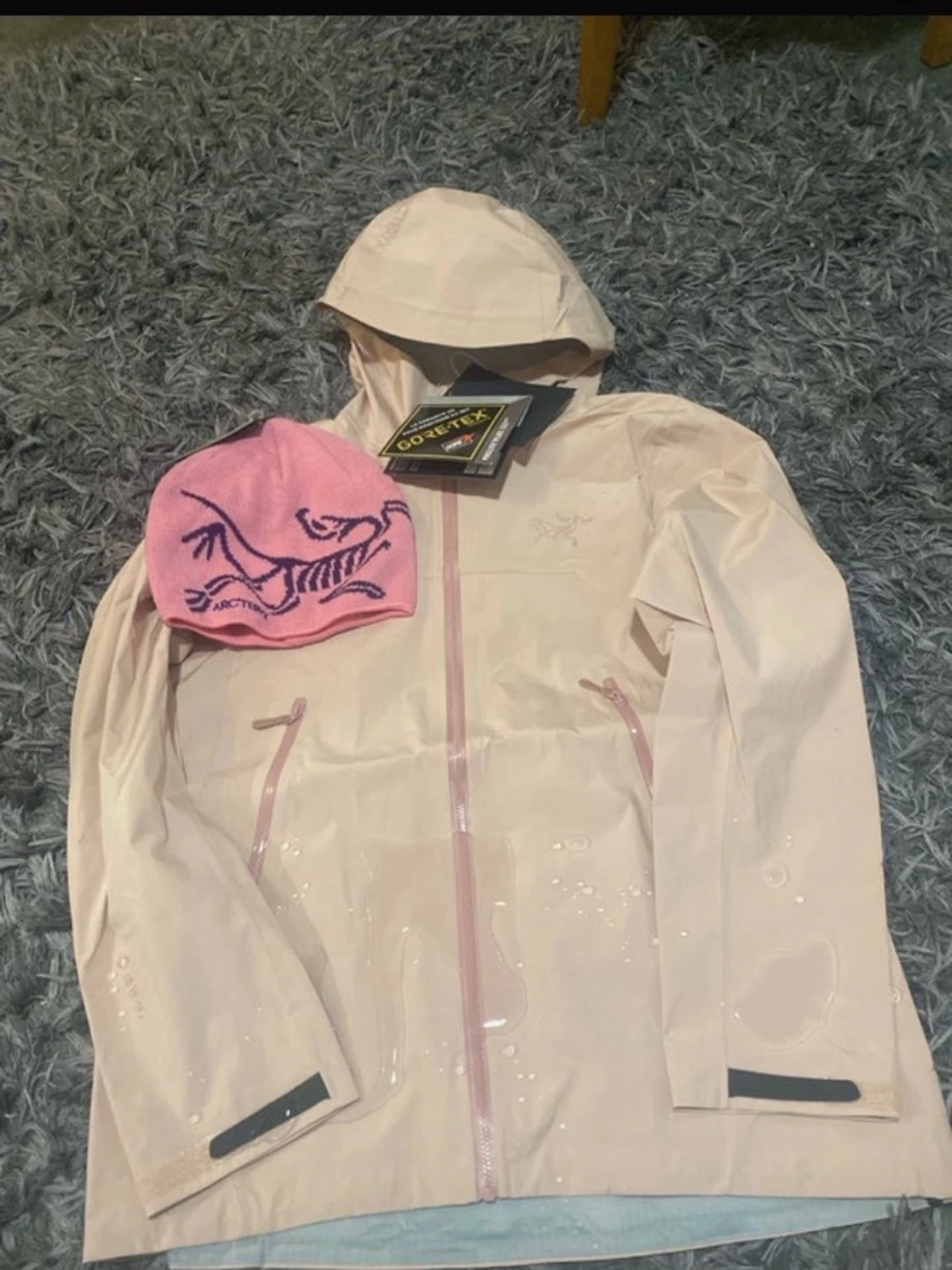 Arcteryx jacka med mössa 