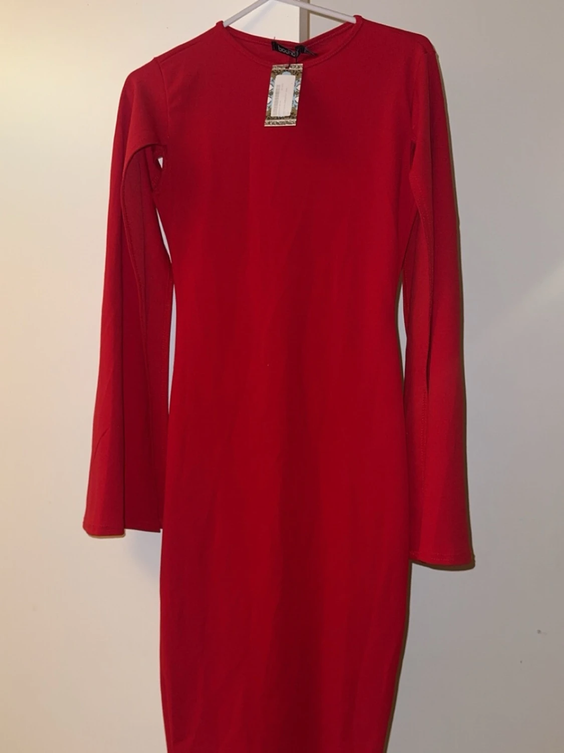 Röd långärmad klänning