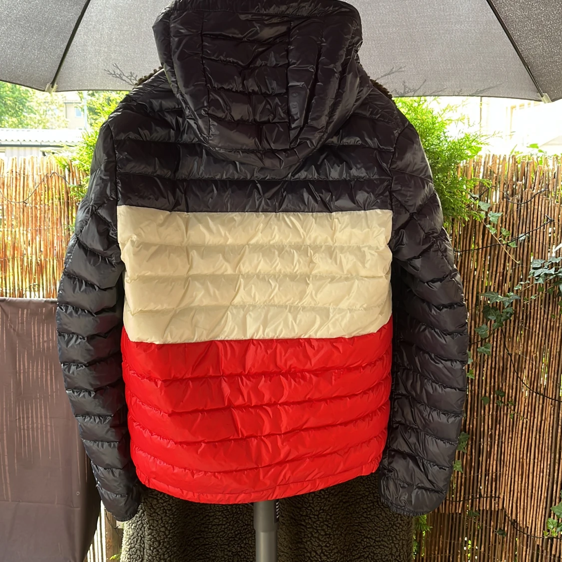 Moncler dunjacka med färgblock - 1