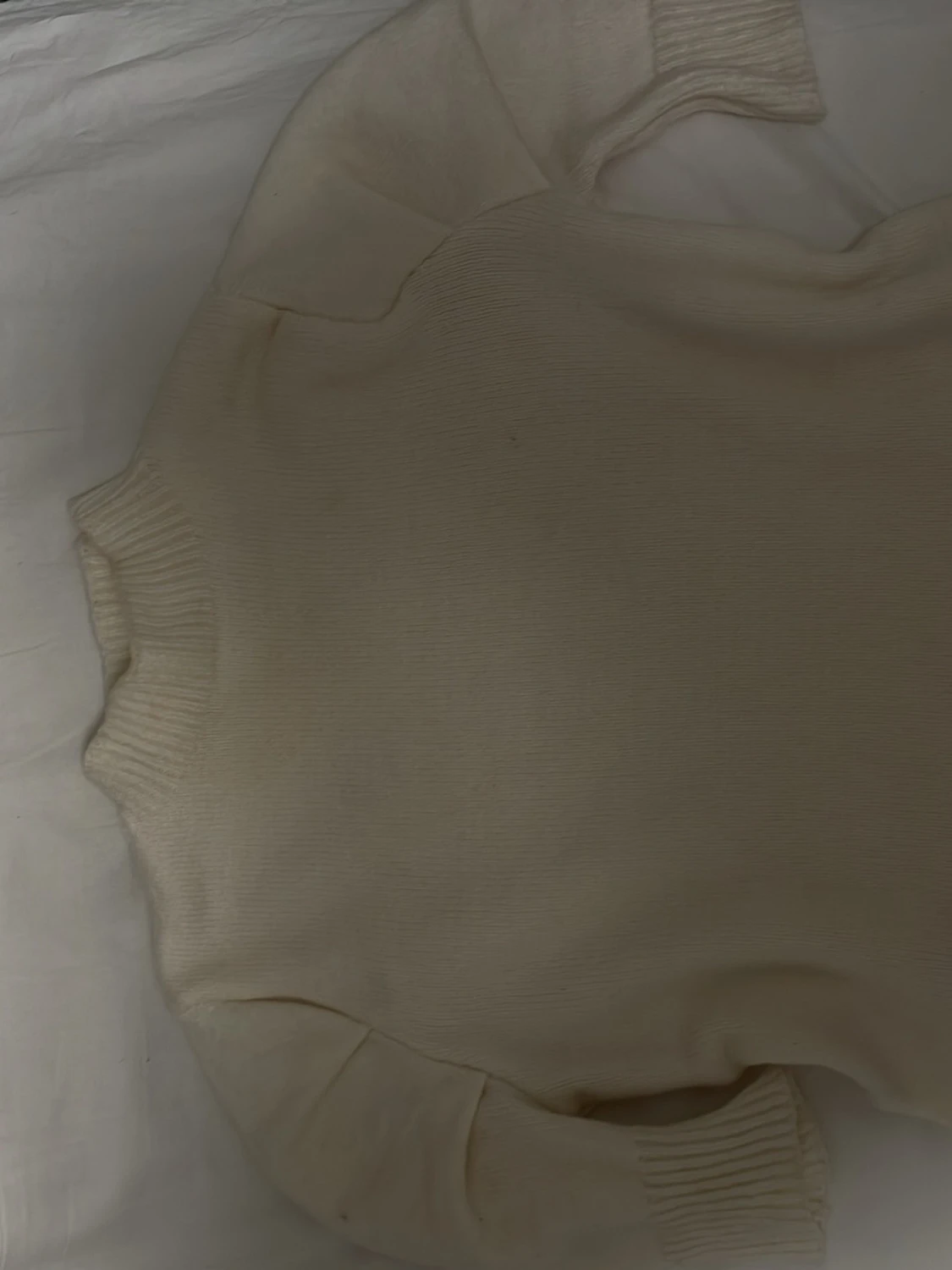 Krämvit stickad tröja med polokrage - 1