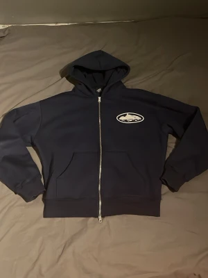 Corteiz mörkblå zip hoodie  - Corteiz mörkblå zip hoodie storlek M (Är lite mindre än M)